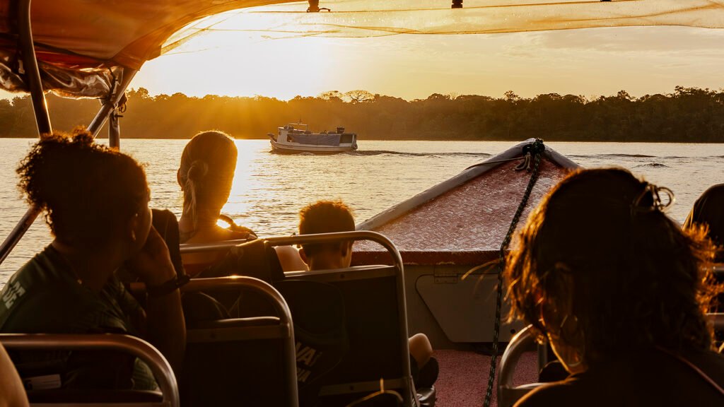 Passeio de barco saindo de Belém do Pará até a Ilha do Combú.