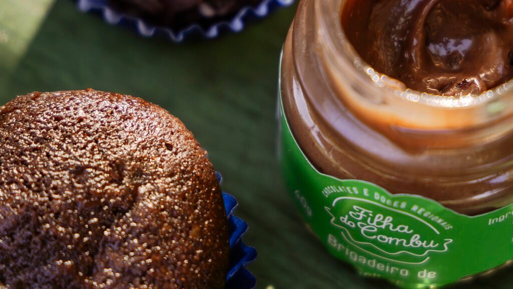 Doces feitos com chocolate artesanal, de cacau amazônico, produzidos pela Filhas do Combú, na Ilha do Combú.